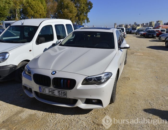Otoparkta çürümeye terk edildiler
