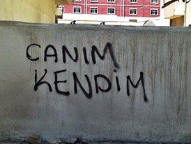 İlginç duvar yazıları