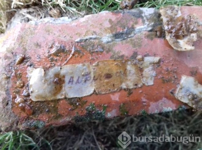 Duvar arasından bulduğu kavanozun içinden çıkanlar şoke etti