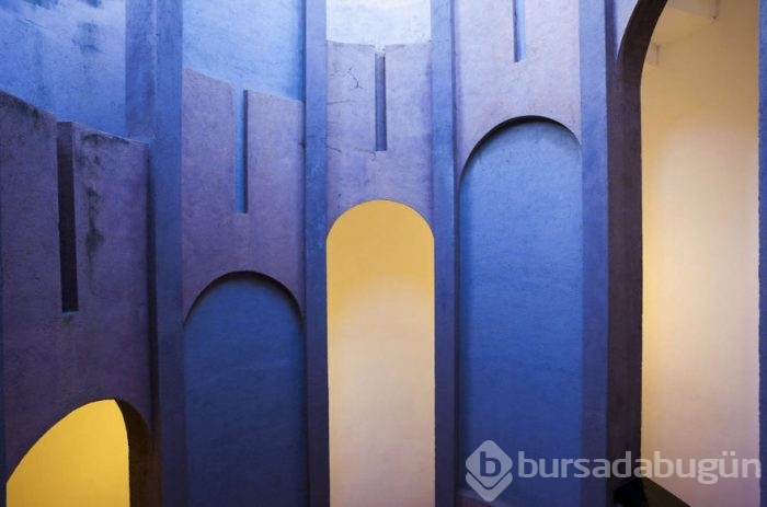 Çimento fabrikasını şatoya çevirdi!