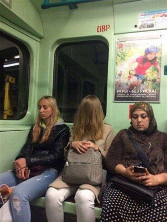 Metroya böyle bindi sonra kendini kaybetti