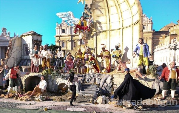 Çıplak kadın bir anda fırladı ortalık karıştı!