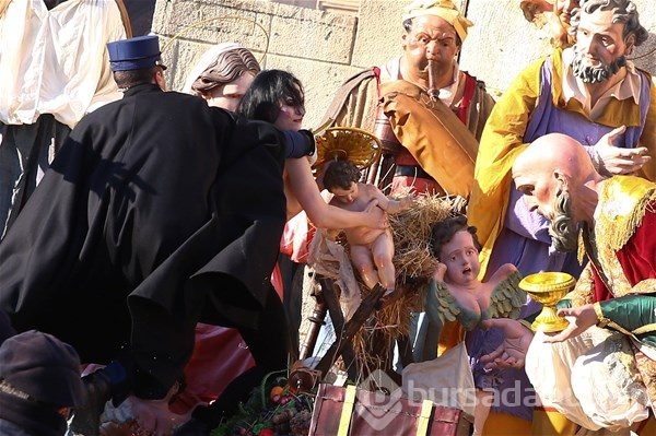 Vatikan'da Femen eylemi