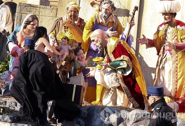Vatikan'da Femen eylemi