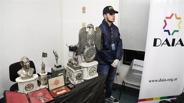 Terk edilmiş Ufo pistleri olduğu iddia ediliyor
