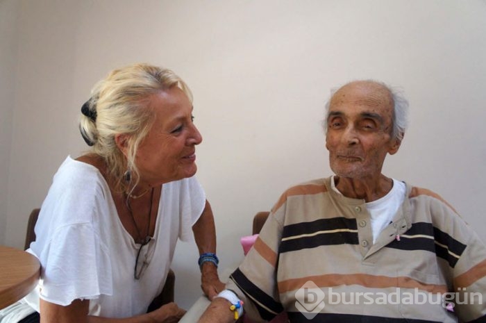 Yüzlerinde geçmişin izleri