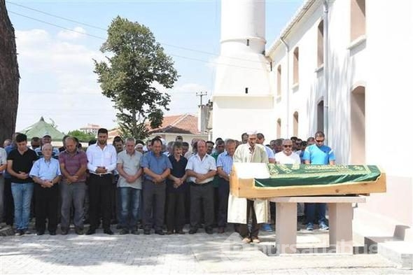 Uzun kuyruklar oluşuyor ama para onlara hiç mutluluk getirmedi...
