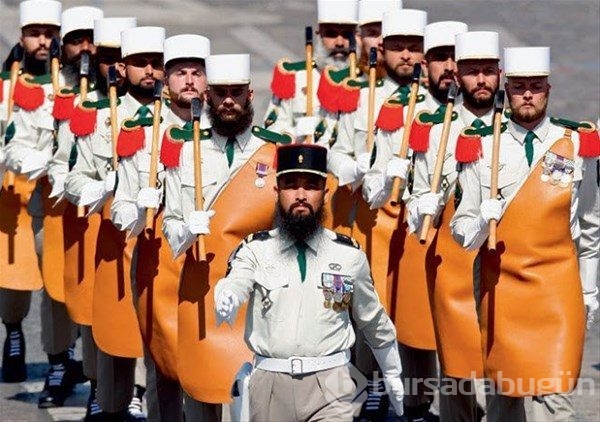 Sıradışı ordu üniformaları