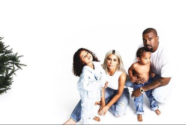 Kardashianların yeni yıl kartında Kylie Jenner yok
