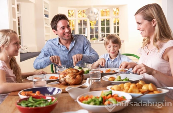 Yılbaşı sofrası hazırlarken çocukları unutmayın!

