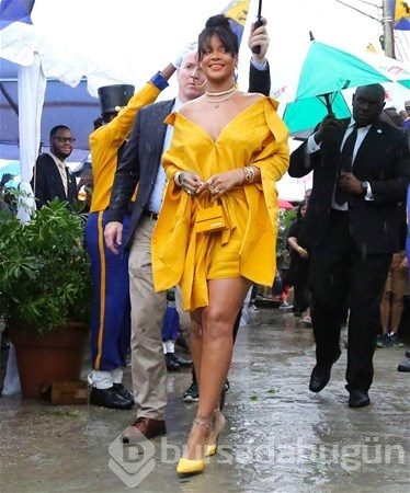 Rihanna her hareketiyle damga vurdu!
