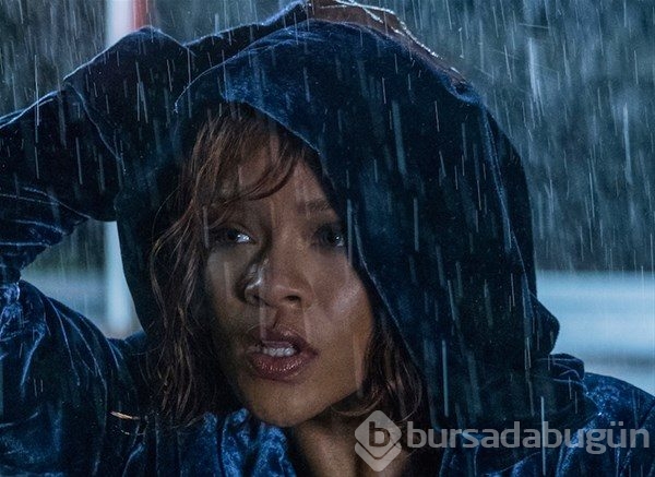 Rihanna her hareketiyle damga vurdu!