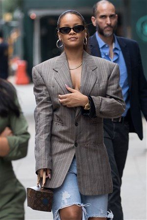 Rihanna her hareketiyle damga vurdu!