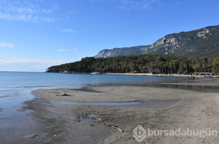 Muğla'da deniz suyu 25 metre çekildi
