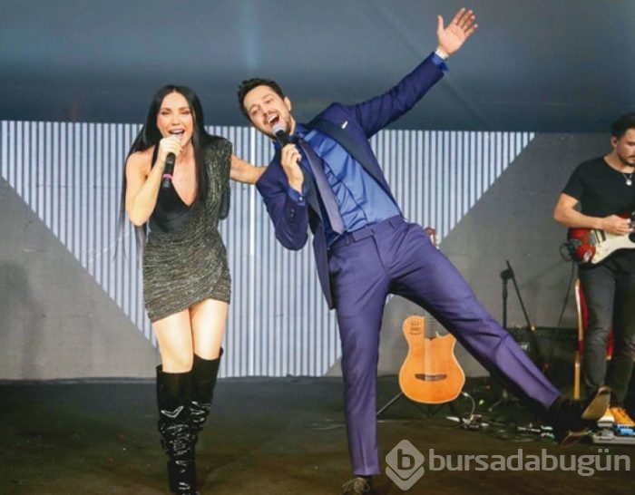 Ünlülerin yılbaşı şıklığı