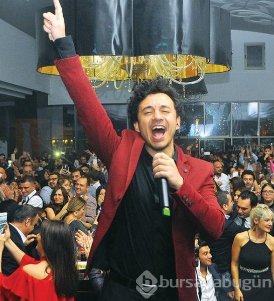 Ünlülerin yılbaşı şıklığı