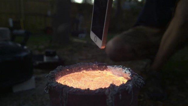 iPhone'u alüminyuma attılar