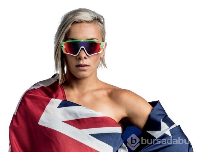 Caroline Buchanan kaza geçirdi!