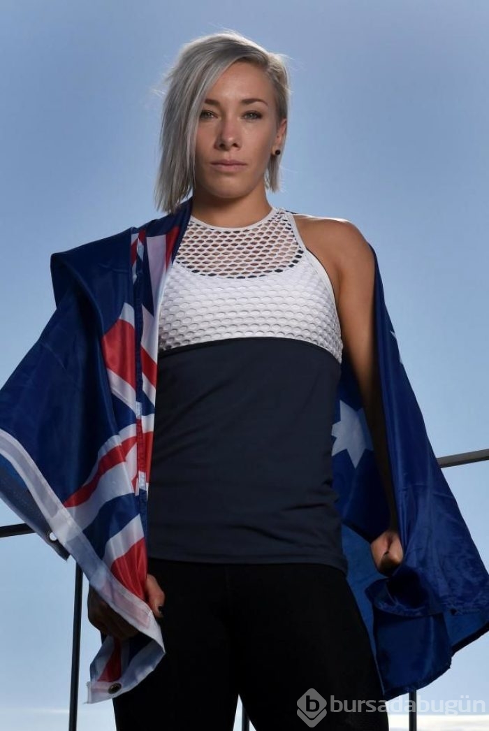 Caroline Buchanan kaza geçirdi!