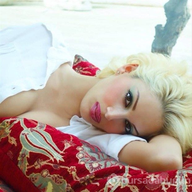 Adnan Oktar'ın kediciği Beril Koncagül