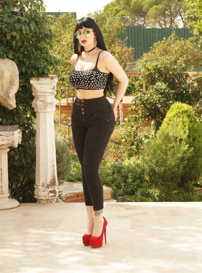 Adnan Oktar'ın kediciği Beril Koncagül