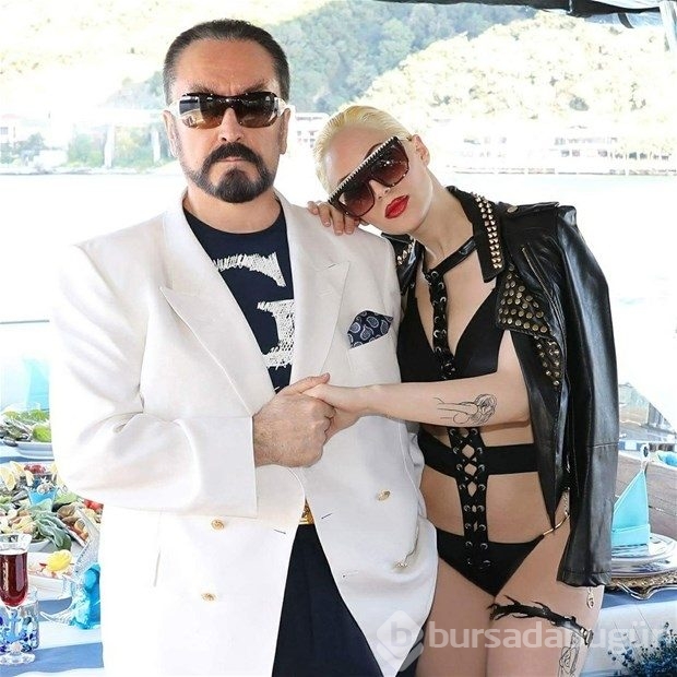 Adnan Oktar'ın kediciği Beril Koncagül