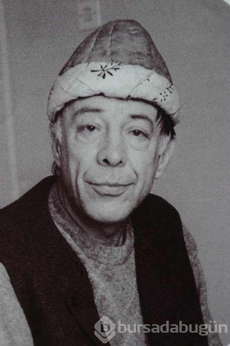 Münir Özkul kimdir?
