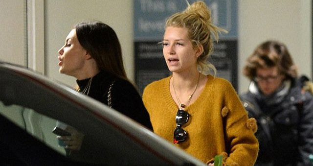 Markete sütyensiz gitti paparaziler peşini bırakmadı