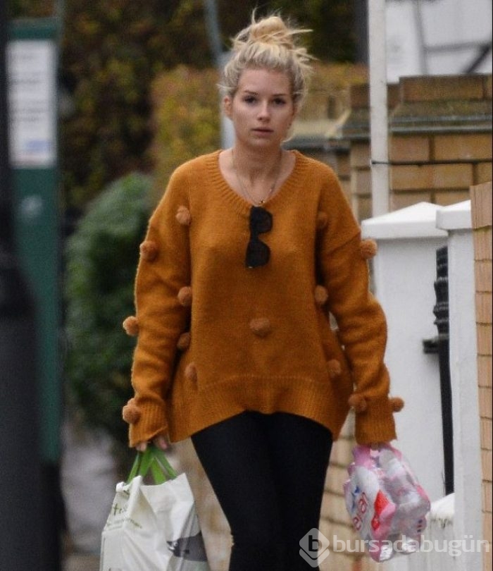 Markete sütyensiz gitti paparaziler peşini bırakmadı