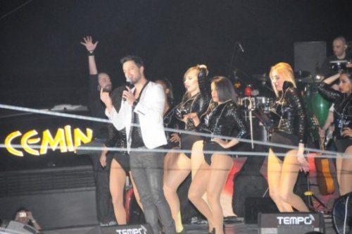 Hadise'nin konserden kalanlar