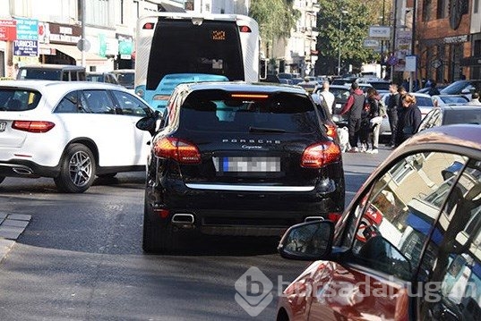 Ünlüler ve otomobilleri
