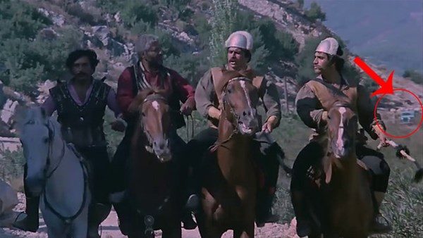 Türk filmlerinden güldüren hatalar