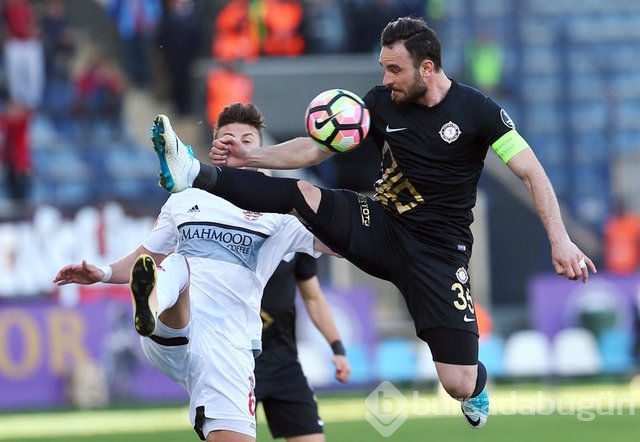 Değeri artan ve düşen Türk futbolcular
