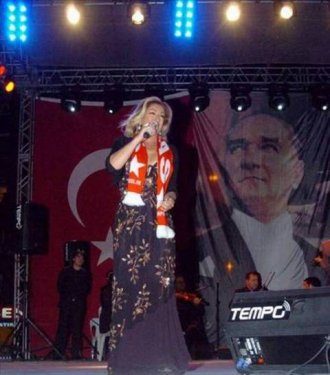 Ünlülerin tuttukları takımlar