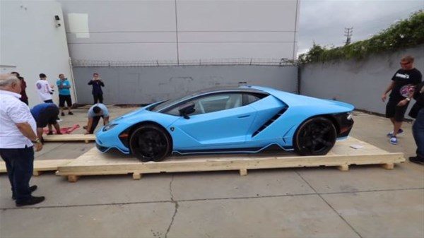 Lamborghini nasıl teslim edilir