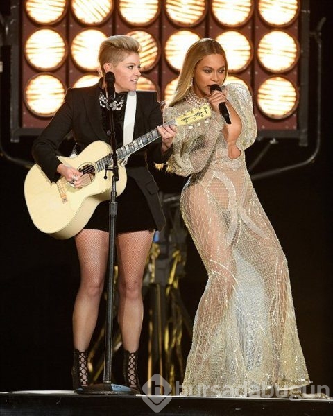 Country Müzik Ödülleri gecesine Beyonce damga vurdu