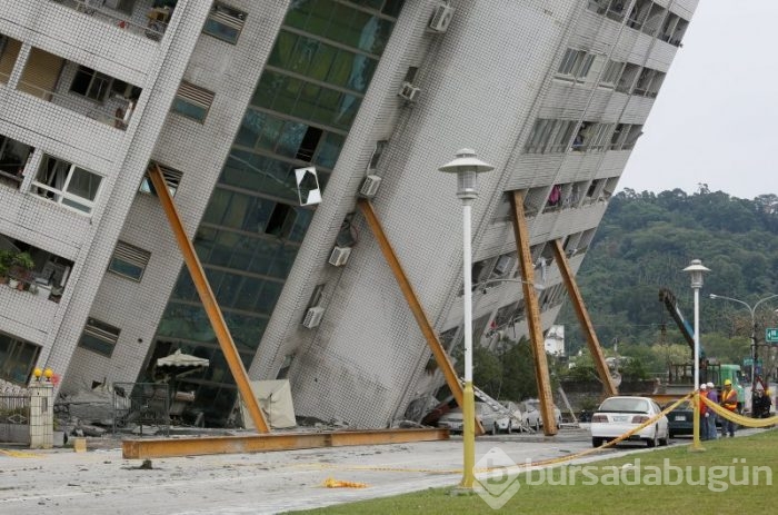 6,4 büyüklüğünde büyük deprem