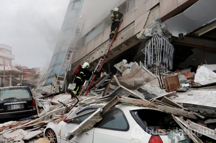 6,4 büyüklüğünde büyük deprem
