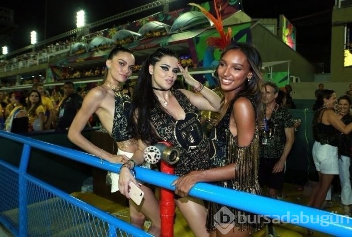 Victoria's Secret modelleri Rio Karnavalı'nda