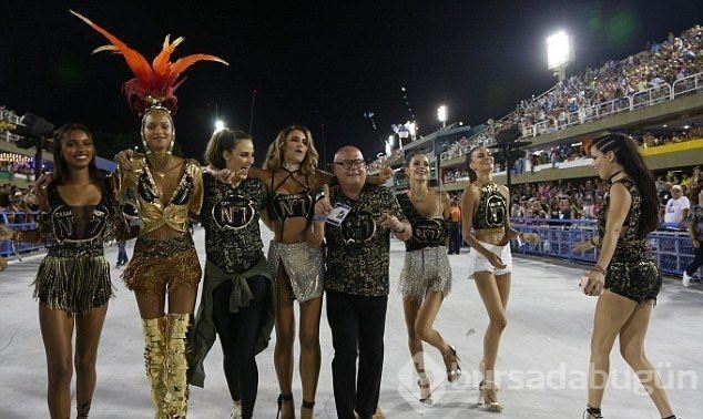 Victoria's Secret modelleri Rio Karnavalı'nda