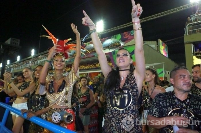 Victoria's Secret modelleri Rio Karnavalı'nda