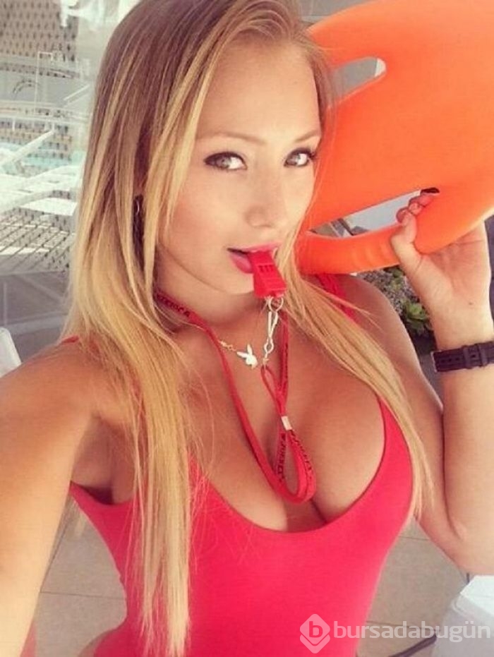Daniella Chavez büyüledi