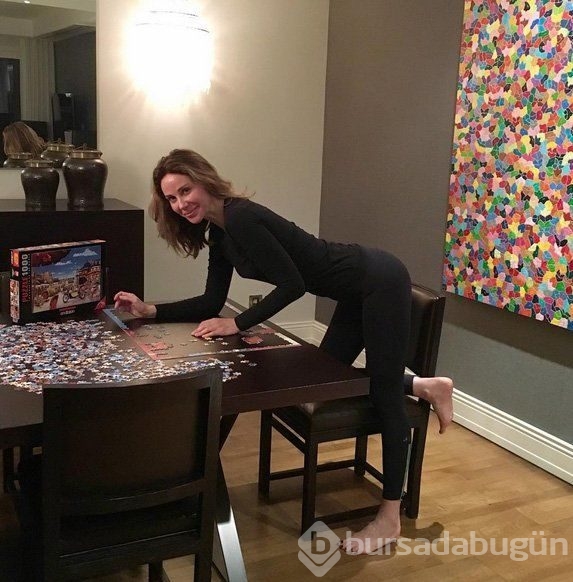 Demet Şener: Evim iki oda bir havuz
