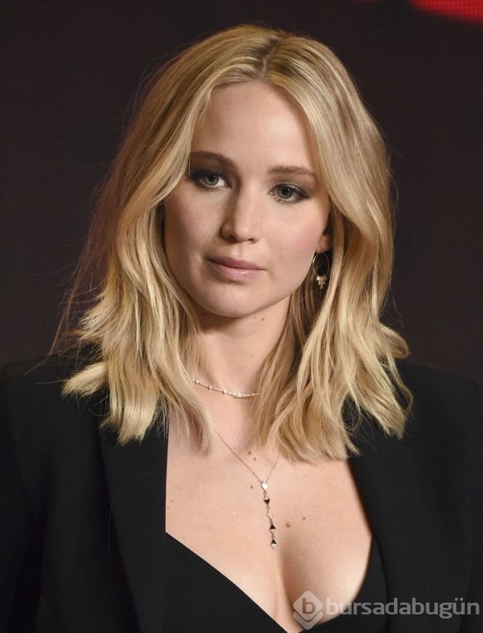 Jennifer Lawrence'dan flaş karar!