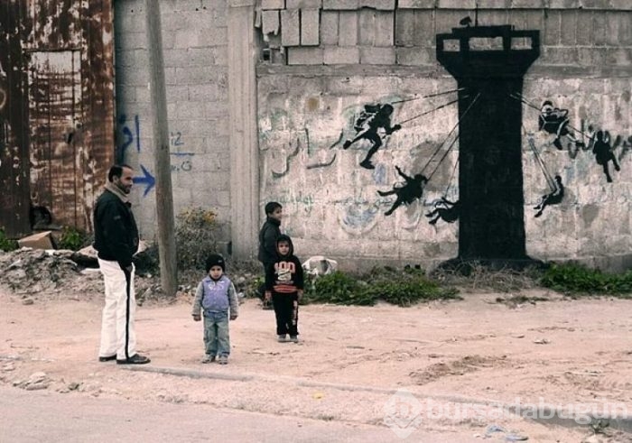 Utanç Duvarı'na grafitilerle isyan