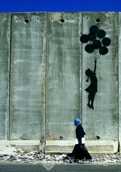 Utanç Duvarı'na grafitilerle isyan