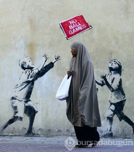 Utanç Duvarı'na grafitilerle isyan