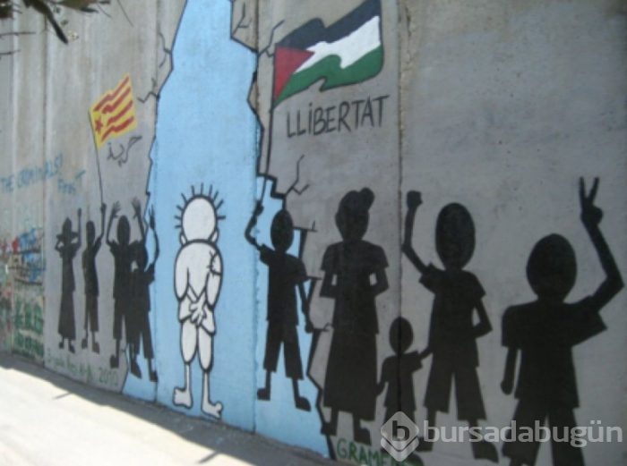 Utanç Duvarı'na grafitilerle isyan