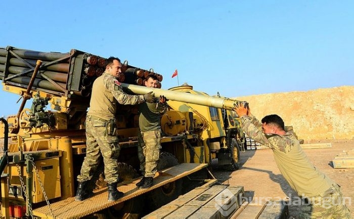 Mehmetçik teröristleri milli roketlerle vuruyor!