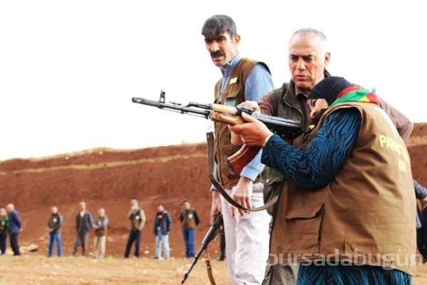 Terör örgütü PKK/YPG, Afrin'de yaşlı köylüleri silah altına aldı